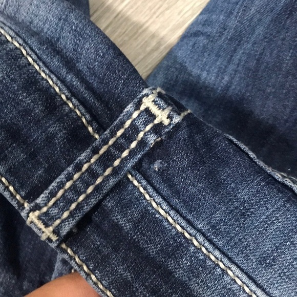 BKE DENIM SABRNA DarkWash Embroidered PicketStraight Leg Crops size 32 - Picture 11 of 11